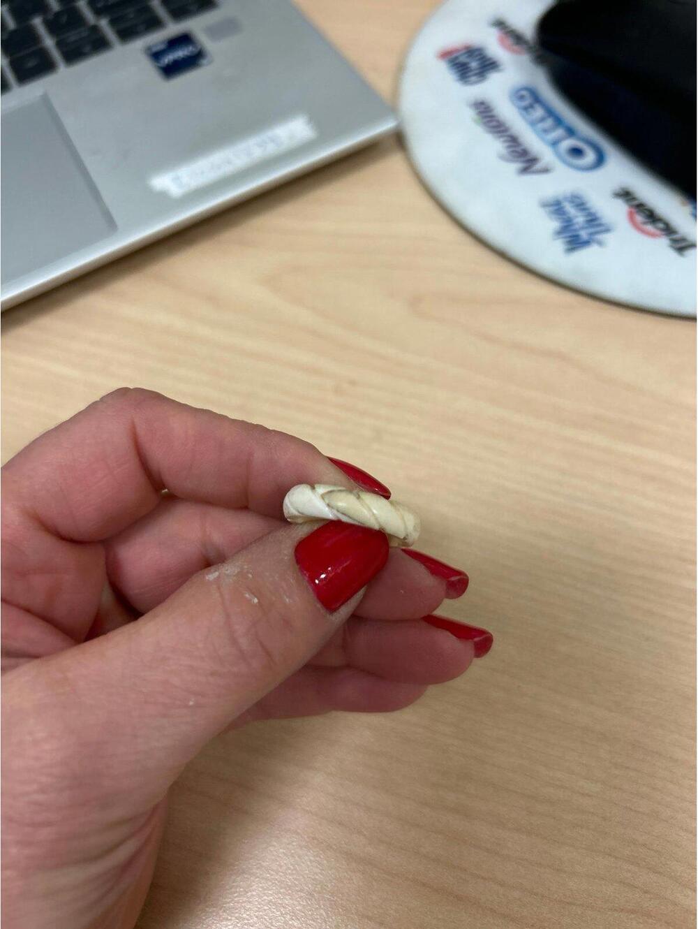 Ivory Shell Band Ring - Picture 3 of 5